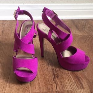 Madden Girl Fuschia platform heels size 6